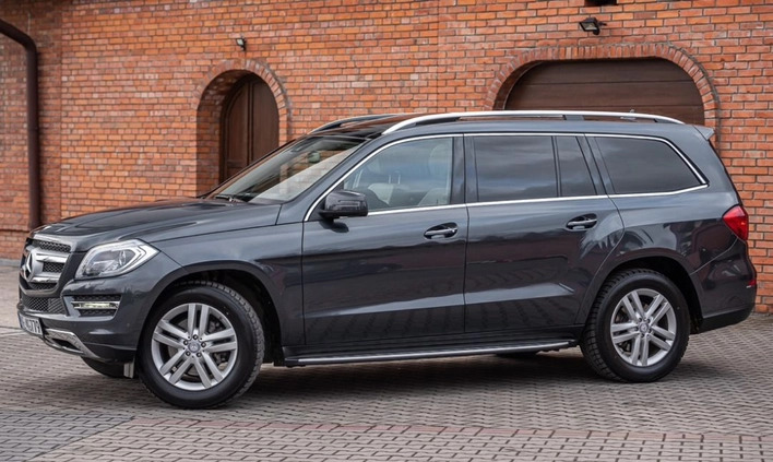 Mercedes-Benz GL cena 99000 przebieg: 275000, rok produkcji 2013 z Warszawa małe 781